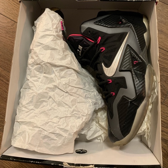 LEBRON 11 MIAMI NIGHTS - SZ 12 - Picture 2 of 8